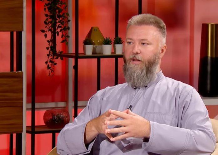 evo-sta-radi-davo-kad-ude-u-coveka:-prvo-mu-uzme-ovo!-upozorenje-oca-predraga-popovica