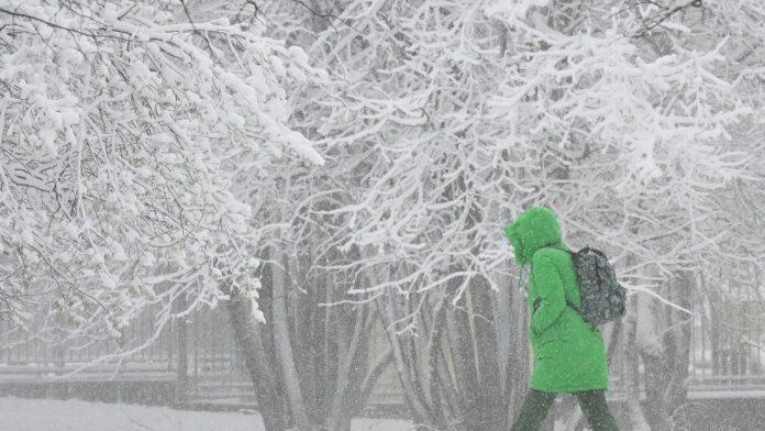 oboren-rekord-star-55-godina-u-moskvi-danas-napadalo-12-centimetara-snaga