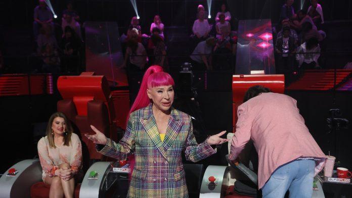 (video)-zorica-brunclik-ulazi-u-studio,-za-njom-viseminutni-aplauz:-emotivni-povratak-pevacice-u-“pinkove-zvezde”,-desingerica-je-grli-i-ne-pusta