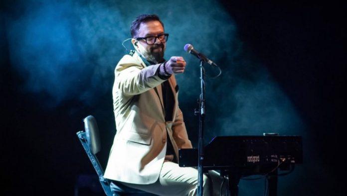 ocarao-novosadane:-petar-graso-priredio-emotivnu-noc-emocija-i-bezvremenskih-hitova-(foto)