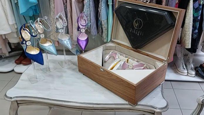 (video)-dame-u-njegovim-cipelama-od-17.000-evra-hodaju-po-zlatu,-bukvalno!-novosadski-obucar-napravo-najskuplji-par-stikli-u-srbiji,-zadivio-i-pariz-i-dubai