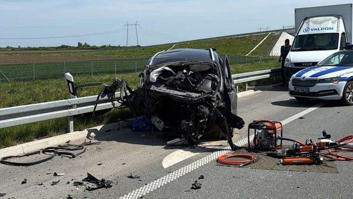 “nasem-drugu-je-potrebna-pomoc”-drustvenim-mrezama-kruzi-apel-za-doniranje-krvi-za-mladica-koji-je-povreden-u-nesreci-na-autoputu-ruma-sabac