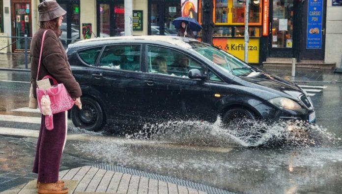pasce-ogromne-kolicine-kise,-evo-gde-tacno-i-kada:-za-uranak-posebno-upozorenje-–-rhmz-objavio-detaljnu-prognozu-za-praznike