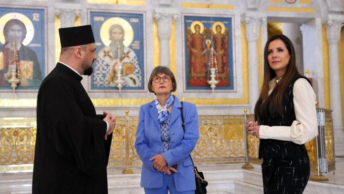 tamara-vucic-i-supruga-predsednika-svajcarske-posetile-hram-svetog-save-i-konak-knjeginje-ljubice-(foto)