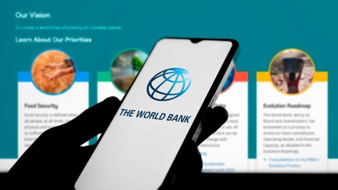 svetska-banka:-rekordna-inflacija-i-nafta-od-115-dolara-prete-globalnoj-ekonomiji