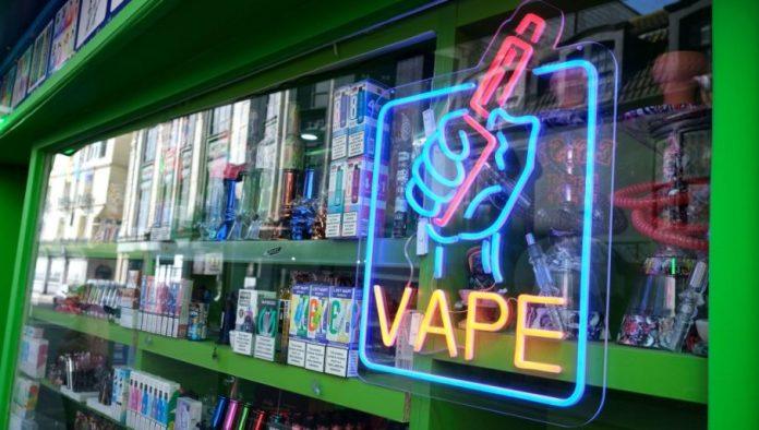 srbija-dobila-novi-set-trgovinskih-zakona:-osnovci-nece-moci-da-kupuju-e-cigarete