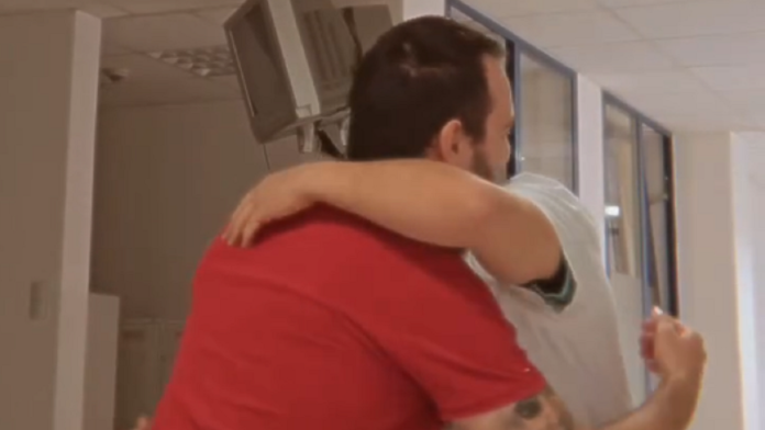 emotivna-scena-iz-bolnice-aleksa-balasevic-cvrsto-grli-doktora-nakon-rodenja-sina-dorda:-“drugi-put-docekujes-nasu-decu-neba”-(video)