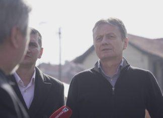 SNS OKUPLJA LJUDE NA VIDOVDAN, BIĆE TO NAJVEĆI SKUP IKADA Glišić potvrdio: Trajaće tri dana, očekujemo 100.000 ljudi sns-okuplja-ljude-na-vidovdan,-bice-to-najveci-skup-ikada-glisic-potvrdio:-trajace-tri-dana,-ocekujemo-100.000-ljudi