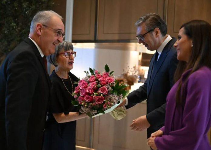 vucic-sa-suprugom-ugostio-na-veceri-predsednika-svajcarske-ovde-ako-se-pije-dobar-si-domacin-i-gost!-za-nas-je-najveca-uvreda-da-kazu-da-nismo-dobri-domacini