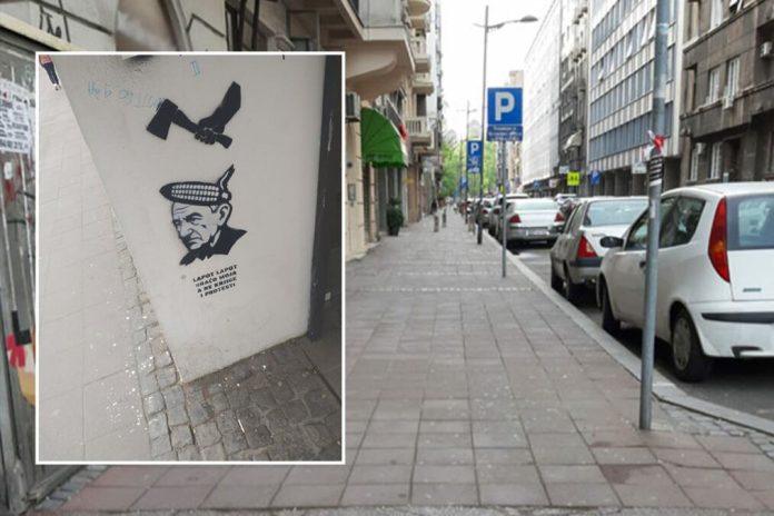 “lapot,-braco,-a-ne-knjige-i-protesti”-jeziva-poruka-u-centru-beograda:-direktan-poziv-na-ubijanje-starijih-ljudi