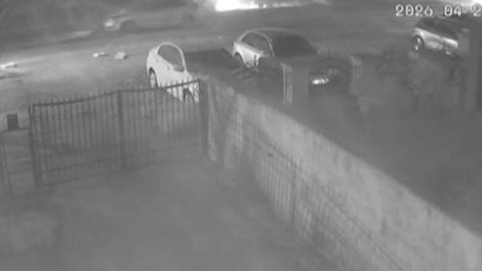 (video)-zastrasujuci-zvuk-kocnica-i-varnice!-teska-nesreca-u-becmenu:-“audi”-naleteo-na-traktor,-od-siline-udara-se-prevrnuo