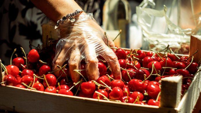 kilogram-tresanja-1.500-dinara:-evo-da-li-ce-ove-godine-cene-biti-paprene-kao-prosle