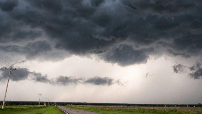 nigde-bez-kisobrana:-vreme-nam-danas-donosi-padavine,-tokom-noci-moguc-sneg