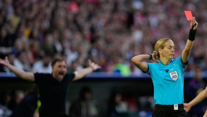 da-li-je-moguce?!-uveden-crveni-karton-ako-fudbaler-ovako-drzi-ruku?!-jos-dva-nova-propisa-o-iskljucenjima!