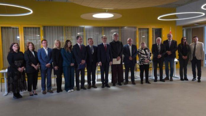 cirilica-u-eri-robota:-istorijski-projekat-koji-srpski-jezik-cuva-od-digitalnog-zaborava