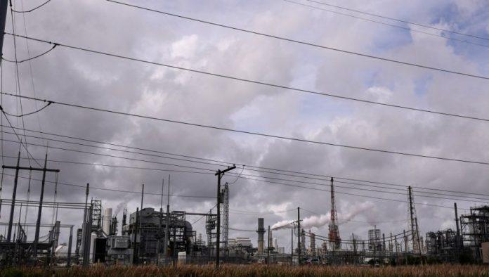 ovo-su-cene-nafte-danas:-evo-sta-se-desilo-sa-vrednoscu-barela-nakon-zastoja-u-mirovnim-pregovorima-sad-i-irana