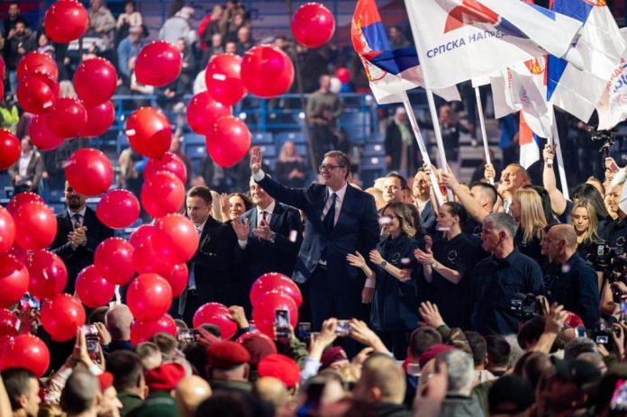 vidovdanski-skup-kao-test-politicke-snage!-“sns-demonstrira-moc-i-ozbiljnost,-a-blokaderi-u-senci-sopstvenih-improvizacija”