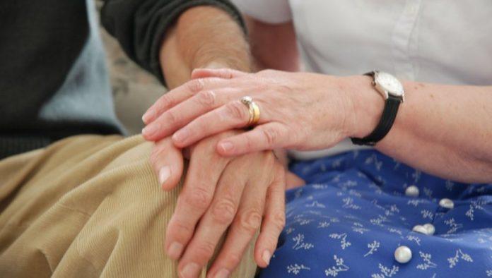 ovde-od-penzije-jedva-prezivljavaju:-kako-zive-penzioneri-u-nemackoj,-svajcarskoj-i-austriji?