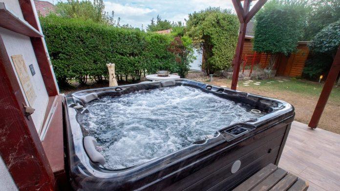 od-brzih-montaznih-bazena-do-luksuznih-dakuzija!-ovo-trziste-u-srbiji-dozivljava-bum:-evo-koliko-kosta-“kljuc-u-ruke”-i-sta-se-najvise-trazi-(foto)