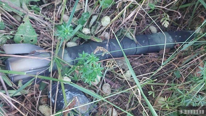 pronadene-dve-rucne-bombe,-artiljerijski-projektili-i-mina-velika-akcija-u-srcu-sumadije:-aktiviran-citav-tim-operativaca