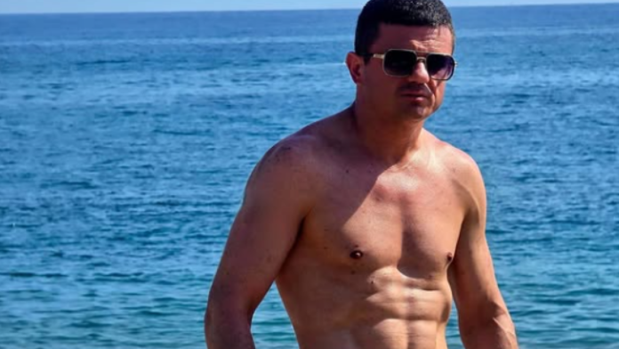 prava-zver-na-plazi-tigar-bez-majice-pokazao-celicne-misice,-jovane-jeremic-odmah-reagovala-(foto)