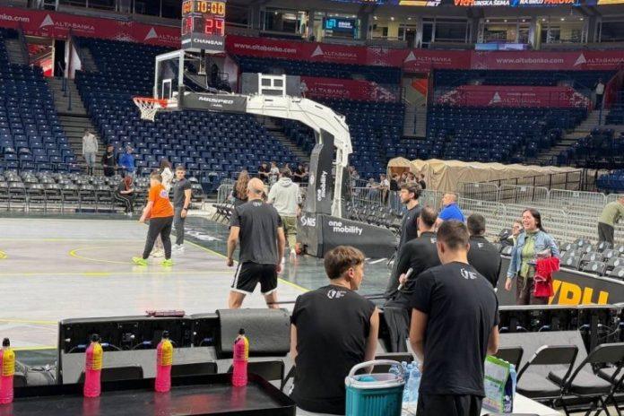 sok-u-areni-pred-partizan-–-sloboda!-pogledajte-sta-se-desilo-pred-mec-superlige-srbije!-(foto)