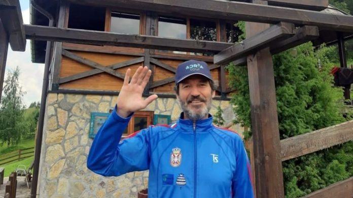 ova-planinska-brvnara-na-zlatiboru-pripada-nasem-poznatom-glumcu-i-u-njoj-spava-sa-divljim-zivotinjama!-proveo-ceo-zivot-u-beogradu,-pa-priznao:-“ovo-je-moj-dom