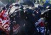 Krvavi Prvi maj u Evropi: Policija na demonstrante mecima, suzavacem, topovima i bombama krvavi-prvi-maj-u-evropi:-policija-na-demonstrante-mecima,-suzavacem,-topovima-i-bombama