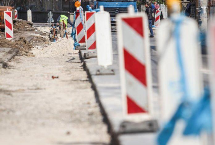 upozorenje-vozacima:-radovi-na-auto-putu-kod-novog-sada-do-6.-maja,-saobracace-samo-jedna-traka