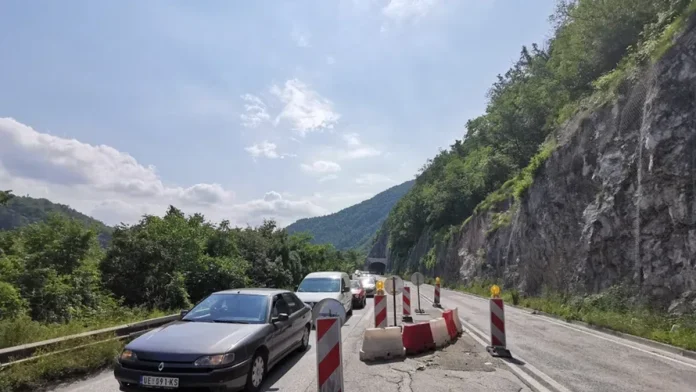 potpuna-obustava-saobracaja-na-putu-za-kablar-evo-kada-je-voznja-zabranjena,-i-sta-vozaci-moraju-da-znaju