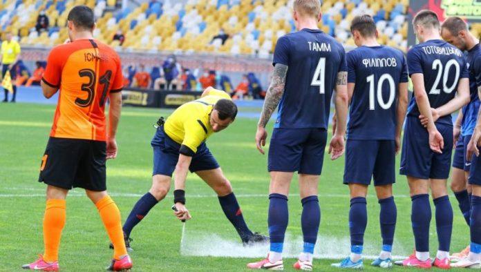bitka-davida-i-golijata!-gde-je-nestao-sudijski-sprej-koji-su-svi-voleli?-fifa-pokusala-da-ustedi,-pa-se-obrukala
