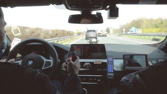 iskljucen-zbog-nasilnicke-voznje:-policija-zaustavila-audi-koji-je-jurio-236km-na-sat