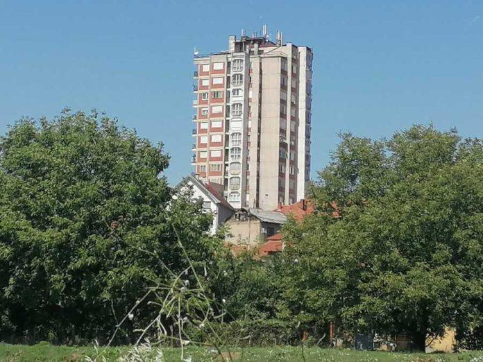 otkacio-se-lift-u-kojem-je-dete,-drama-u-prokuplju-propadao-kroz-desetospratnicu,-malisan-bespomocno-vristao!-komsije-opisale-trenutke-uzasa