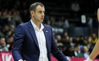 Novica oštro o dvostrukim aršinima: Našoj deci tražimo dlaku u jajetu, a kad stranac odigra loše… novica-ostro-o-dvostrukim-arsinima:-nasoj-deci-trazimo-dlaku-u-jajetu,-a-kad-stranac-odigra-lose…