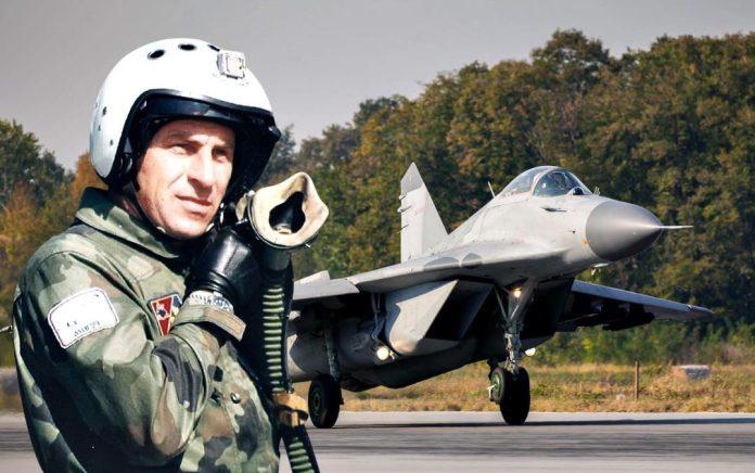 “vidim-ih,-ali-vide-i-oni-mene!-imaju-me!”-zavladao-je-tajac:-pilot-milenko-pavlovic-je-svojim-cinom-spasao-i-zivot-mladom-oficiru