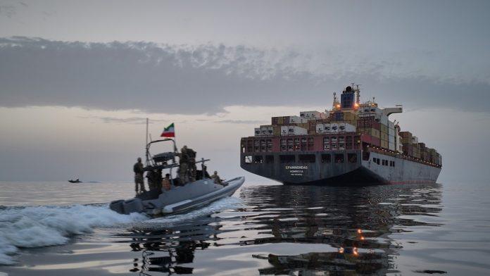 (audio)-sukob-se-upravo-opasno-siri?!-pogoden-brod-pod-zastavom-ove-zemlje-koja-nema-veze-sa-ratom,-iran-preti-krvoprolicem!-bukti-na-sve-strane:-“to-je-potpuna-laz”