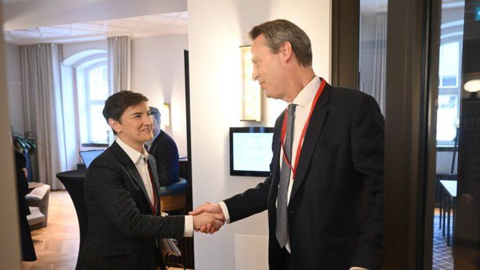 “dobro-je-te-stvari-objasnjavati”-brnabic-sa-blondelom-o-dokicevom-angazmanu-kao-politicara-i-rektora-beogradskog-univerziteta