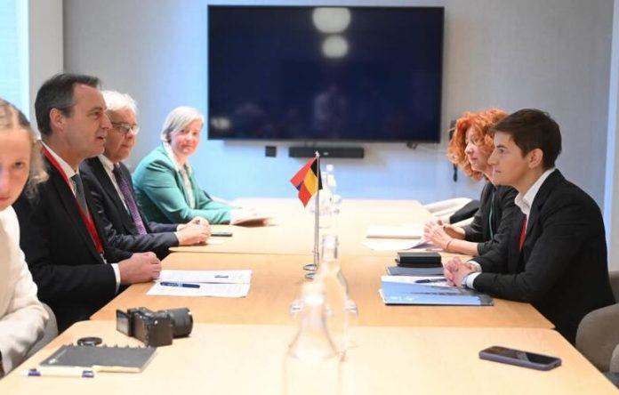 pristupanje-eu-je-strateski-cilj-srbije:-brnabiceva:-trazicu-podrsku-za-otvaranje-novih-klastera!-srbija-je-to-zasluzila!