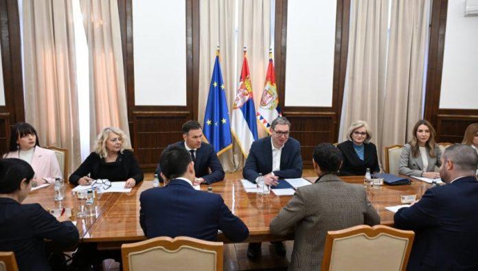 vucic-sa-predstavnicima-mmf-a:-srbija-uspeva-da-odrzi-dobru-fiskalnu-poziciju,-uprkos-rastucoj-globalnoj-neizvesnosti
