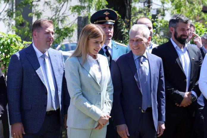 “cast-mi-je-sto-je-njegova-ekselencija-aleksandar-bocan-harcenko-dosao-u-moju-kaludericu”!-ministarka-durdevic-stamenkovski:-“ovo-nije-samo-spomenik…”-(video)