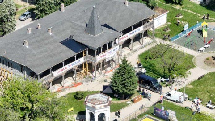 bruka-blokadera-na-durdevdan:-saka-jada-trazi-uklanjanje-banera-”srbija-pobeduje”-u-kragujevcu