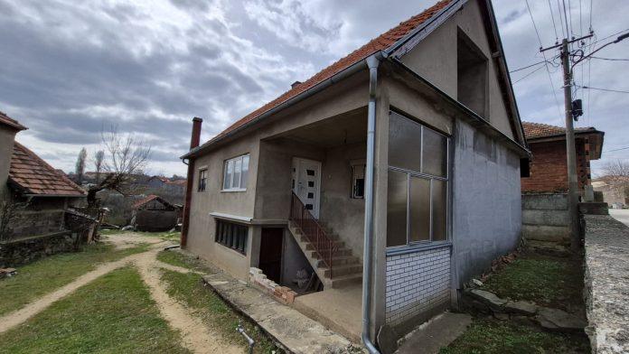 brutalno-pretucen-na-kucnom-pragu,-umro-u-bolnici-tuzilastvo-nalozilo-obdukciju-miroljuba-(61)-iz-secanice:-evo-sta-se-desava-sa-osumnjicenim