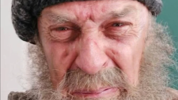 sok-transformacija-najveceg-smekera-bivse-juge-glumac-objavio-sliku-na-kojoj-izgleda-kao-beskucnik-–-seda-brada-i-pocepana-odeca,-niko-ga-nije-prepoznao