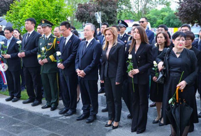 “zrtve-politike-sile-i-grubog-krsenja-medunarodnog-prava”:-durdevic-stamenkovski-odala-pocast-kineskim-novinarima-stradalim-u-nato-bombardovanju