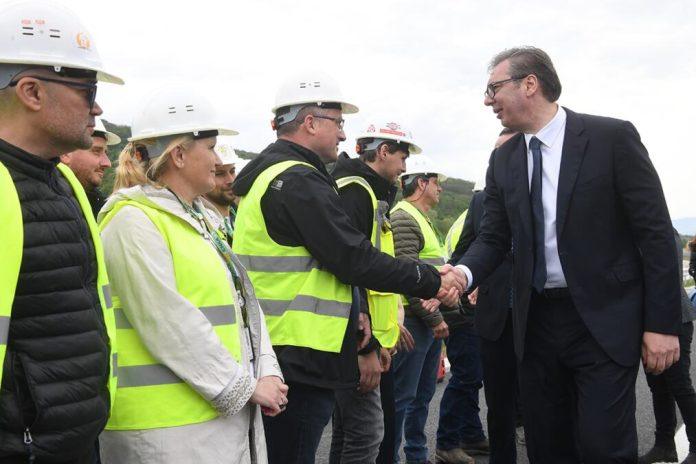 “moracemo-da-radimo-vise,-a-ne-manje”-vucic-u-drugoj-tacki-plana-za-srbiju:-pocecu-od-sebe-i-pokazati-da-je-to-moguce,-a-trazicu-to-i-od-svih-ostalih