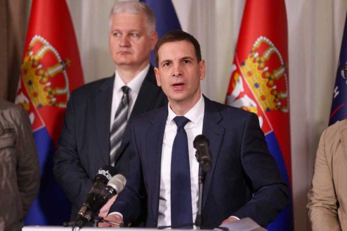 “poznajem-ljude-koji-su-glasali-za-vucica”-rat-blokadera-ne-jenjava!-sergej-trifunovic:-zaista-bih-voleo-da-upoznam-nekog-ko-bi-glasao-za-milosa-jovanovica