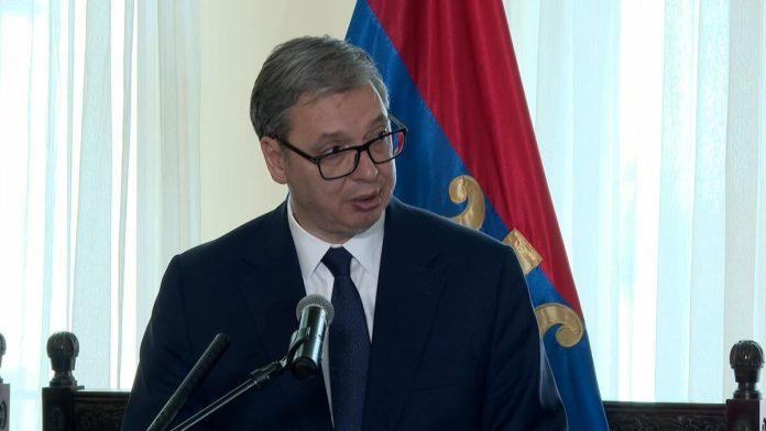 “poslednjih-godinu-dana-smo-prosli-golgotu-sto-se-tice-obrazovanja”-vucic:-neka-je-bogom-prosto-onima-koji-su-hteli-da-sruse-drzavu-da-bi-se-dokopali-fotelja