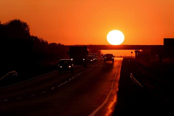 (mape)-upaljen-meteoroloski-alarm,-potvrden-super-el-ninjo:-klimatski-udar-na-pragu,-balkan-ocekuje-paklene-vrucine-i-obilne-padavine