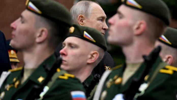 evo-kako-je-izgledao-dan-pobede-u-moskvi:-putin-se-tradicionalno-zahvalio-svom-narodu-(foto)