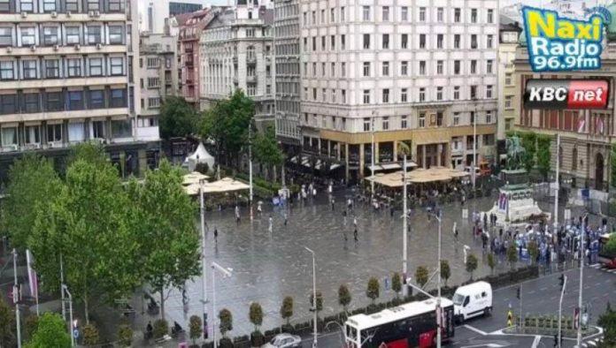 politicka-propast:-dilas-i-marinika-se-brukaju-u-centru-beograda-(video)